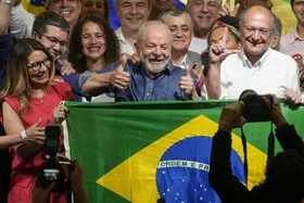 Le nouveau président brésilien fête sa victoire
