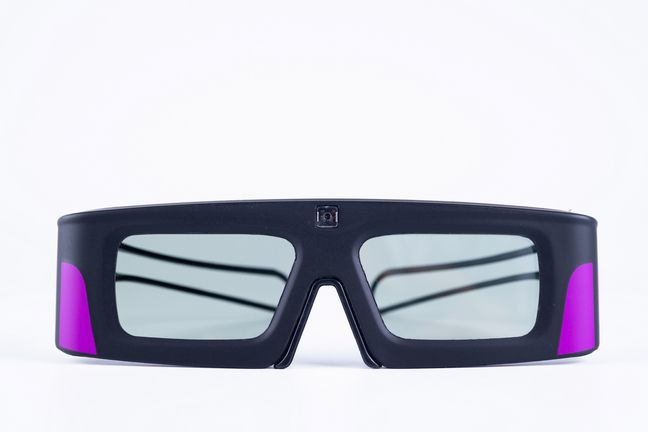 Les lunettes de Eyes3sHUT disposent d'une technologie 3D active, offrant un bien meilleur rendu que les lunettes 3D classiques.
