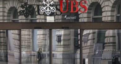 Crise bancaire : Le groupe UBS rachète Credit Suisse pour « rétablir la confiance »