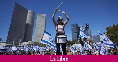 Des milliers d’Israéliens vent debout contre la réforme de la justice