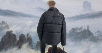 Fashion conso : Prévue pour grimper l’Everest, comment la doudoune North Face a envahi les centres-villes ?