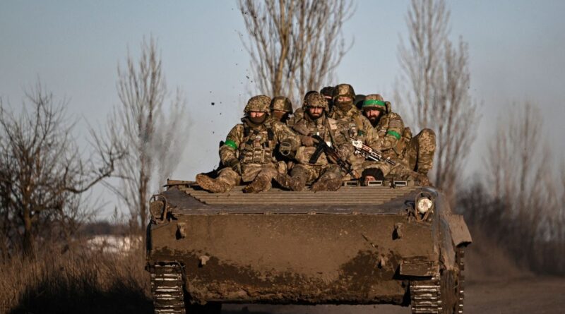 Guerre en Ukraine EN DIRECT : Les intenses combats se poursuivent pour le contrôle du centre de Bakhmout…