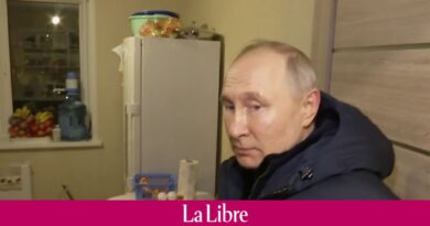 Guerre en Ukraine : les autorités ukrainiennes de Marioupol fustigent la visite de Poutine, le "criminel international"