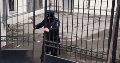 Guerre en Ukraine : Un journaliste américain détenu en Russie, Kiev cède du terrain à Bakhmout