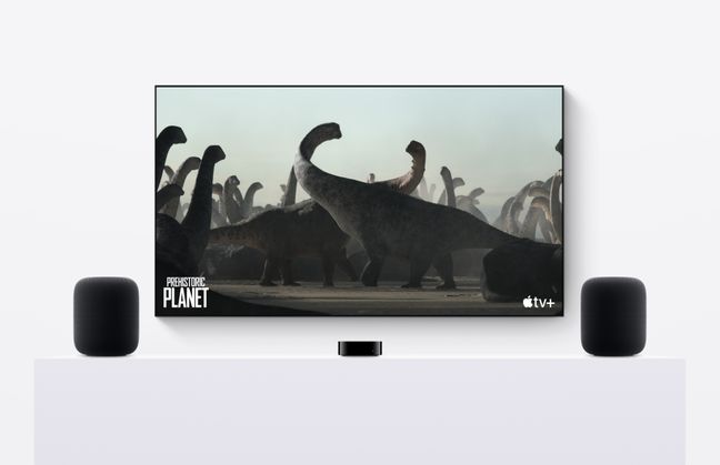 Avec le boîtier Apple TV 4K, l'enceinte HomePod peut sonoriser un téléviseur.