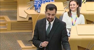 Humza Yousaf prête serment en tant que Premier ministre d’Écosse