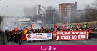 La contestation reprend de plus belle après le 49.3: des manifestants bloquent le périphérique parisien, TotalEnergies Normandie "arrêté" ce week-end
