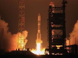 La Russie lance une fusée Proton-M avec le satellite relais Luch-5X