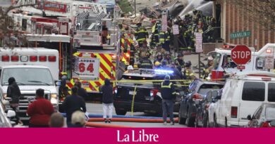 Le bilan s'alourdit après l'explosion d'une chocolaterie aux Etats-Unis: "Les chances de retrouver des survivants s'amenuisent rapidement"