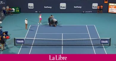 Les images déchirantes de Bianca Andreescu qui quitte le court en larmes et en chaise roulante à Miami (VIDEO)