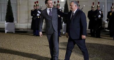 L'Etat de droit, l'Ukraine et l'OTAN : le dîner à trois services de Macron et Orban à l'Elysée