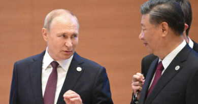 Poutine soutient la dédollarisation des échanges mondiaux par le yuan