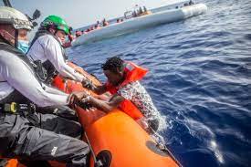Près de 750 migrants secourus au large de l’Italie