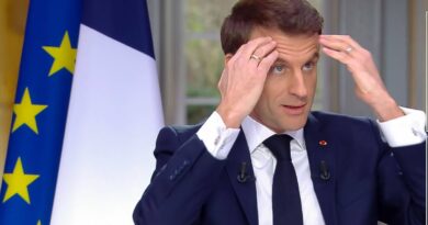 Réforme des retraites : Emmanuel Macron peut-il gouverner en « saucissonnant » les projets de loi ?