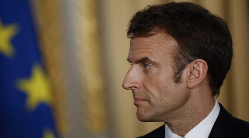 Réforme des retraites : Emmanuel Macron souhaite « continuer à tendre la main » aux syndicats et tacle LFI