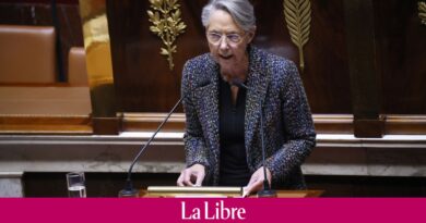Réforme des retraites en France : le gouvernement passe en force, sous les huées de l’Assemblée Elisabeth Borne enclenche le 49.3
