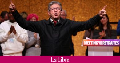 Réforme des retraites en France: Mélenchon demande "un référendum" ou "une dissolution" de l'Assemblée