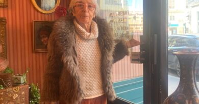 Retraite à Nantes : « Je n’ai pas envie de m’en aller » affirme la plus vieille antiquaire de France à 96 ans