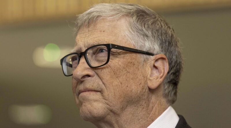 Vaccination contre le Covid : Non, Bill Gates n’est pas visé par un mandat d’arrêt pour « meurtre avec préméditation »