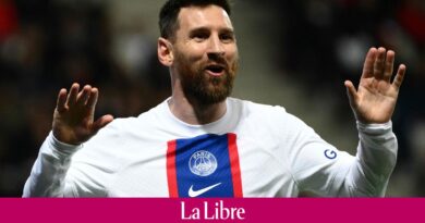 Après dix heures d'attente devant son domicile, Lionel Messi invite un fan chanceux chez lui