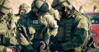 C’est l’heure du BIM : L’Otan accueille la Finlande, Trump face à la justice et le budget de l’armée en forte hausse