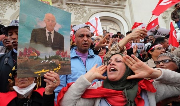 Rassemblement de citoyens en Tunisie.