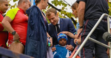 Emmanuel Macron à Clamart mardi auprès d’enfants autistes