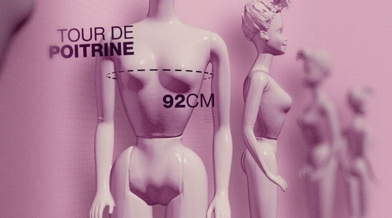 « Et Dieu créa Barbie » : Ancêtre allemande, soirée pyjama problématique… France 5 lève le voile sur la poupée