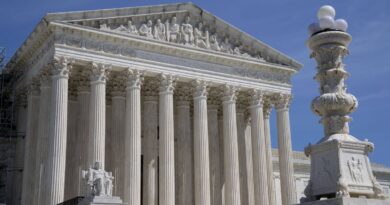 Etats-Unis : La Cour suprême maintient à nouveau temporairement l’accès à la pilule abortive