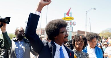 Etats-Unis : Le second élu noir exclu dans le Tennessee va retrouver son poste pour l’instant