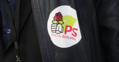 Européennes 2024 : Le PS va proposer un « débat » à gauche pour travailler au « rassemblement »