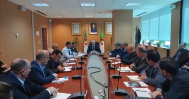 Exportateurs algériens : Zitouni s’engage pour des facilitations