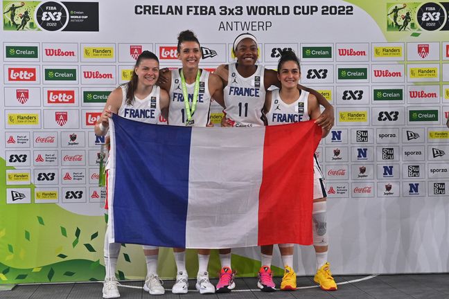 Marie-Eve Paget, Laëtitia Guapo, Myriam Djekoundade et Hortense Limouzin ont remporté la Coupe du monde de basket 3X3 le 26 juin 2022, à Anvers en Belgique, après avoir battu les Canadiennes en finale.