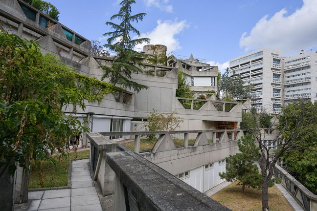 Les Espaces Renaudie accueille plus de 1.000 logements, une école et un centre commercial. 