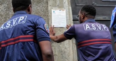 Mayotte : Les autorités préparent l’évacuation du « Talus 2 », un bidonville à la tôle bleue et grise