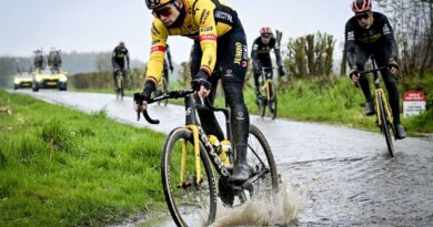 Paris-Roubaix 2023 EN DIRECT : Les pavés ont déjà fait des dégâts… Un quatuor se détache en tête... Suivez la course en live avec nous