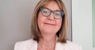 Pas-de-Calais : Qui est Estelle Szabo, « première » maire à officialiser sa transition en cours de mandat ?