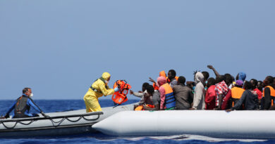 Plus de 1.200 migrants débarquent sur l’île italienne de Lampedusa