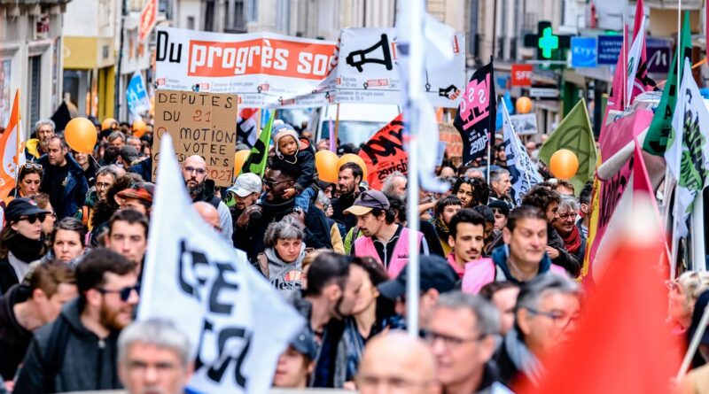 Réforme des retraites : Les Français font-ils plus grève que les autres ?