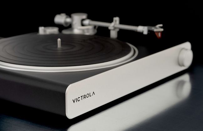 La platine vinyle Stream Carbon, de la marque américaine Victrola.