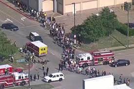Etats-Unis : une fusillade dans un centre commercial à Dallas fait 9 morts et 7 blessés