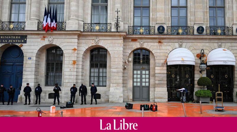 La Fondation Louis Vuitton et la place Vendôme aspergées de peinture par des militants écologistes : une action contre les ultra-riches