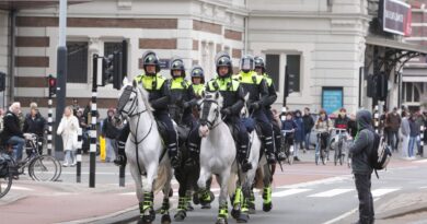Pays-Bas : Plus de 150 supporteurs arrêtés pour des chants antisémites avant un match à Amsterdam