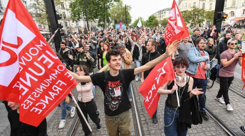 Réforme des retraites : Manifestation à Nantes après le rejet par le Conseil constitutionnel d’une demande de RIP