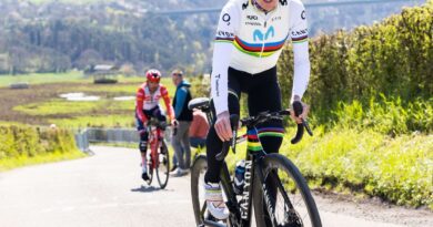 Vuelta féminine : Van Vleuten remporte le Tour d’Espagne pour 9 secondes au lendemain d’une bordure controversée
