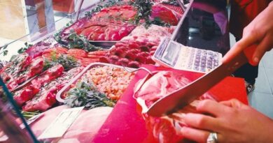 Henni annonce la disponibilité prochaine de viande rouge importée à 1200 DA/KG