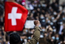 Qui représente l’opposition politique en Suisse?