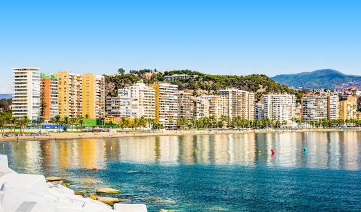 TEKCE possède des résidences à Malaga, Alicante et Murcie en Espagne . Ils se distinguent par leur emplacement permettant de mener un style de vie relaxant sur la plage.