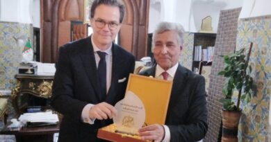 L'ambassadeur de France en Algérie, Romatet reçu le président du CNDH, Zaalani