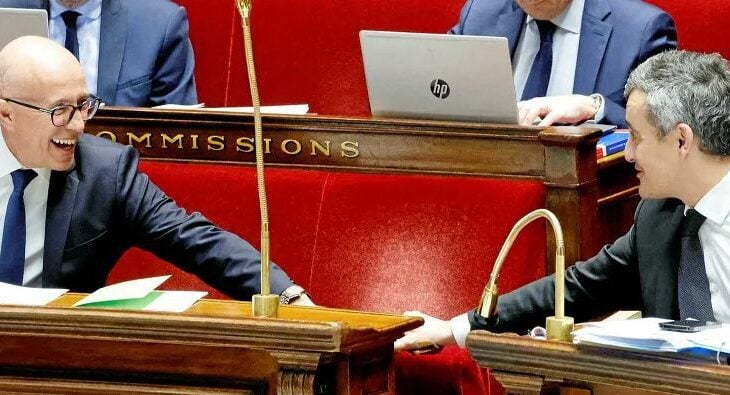 Nouvelle loi d'immigration en France : un texte "fort et ferme" adopté au Parlement